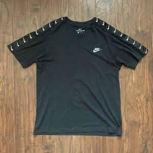 The Nike Tee NSW T-Shirt - Small